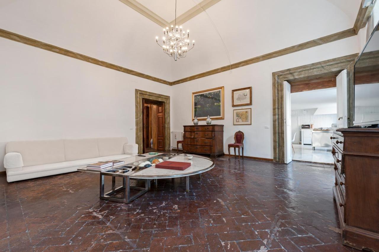 Ancient Palace In Downtown Roma Esterno foto